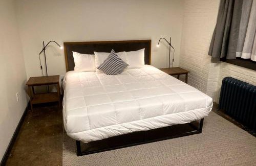 North Oakland Apartamento | 3E-Spacious close to PITT/CMU/Carlow, Sleeps 4