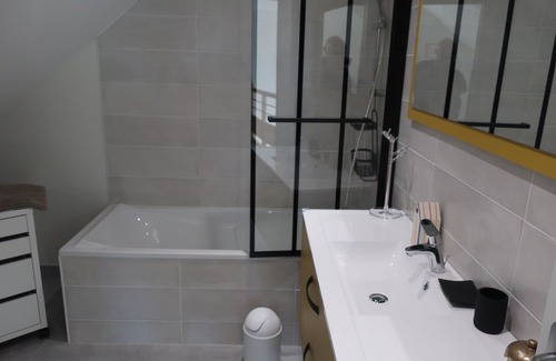 Tourville-sur-Sienne Casa | 3kms from the beaches and the seaside resort of Coutainville centered in the 50