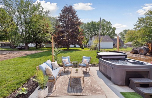Plymouth Casa | 3mins DT / Hot tub + Fire Pit + BBQ / Game Room / 500Mbp / 4 Bedroom / Office