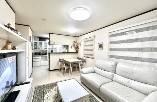 Kita Apartamento | 3mins to Sta 9mins Direct to Ikebukuro 10mins to Ueno 13mins to Shinjuku Whole House Gread Location Easy to EverySpots Max for 6