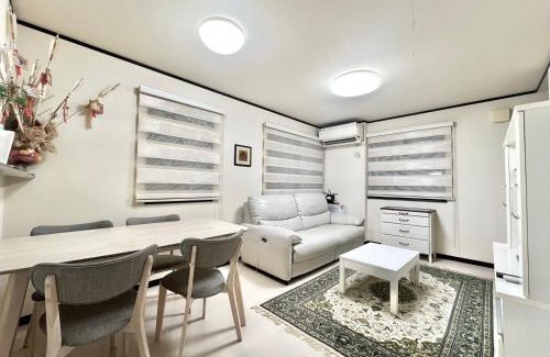 Kita Apartamento | 3mins to Sta 9mins Direct to Ikebukuro 10mins to Ueno 13mins to Shinjuku Whole House Gread Location Easy to EverySpots Max for 6