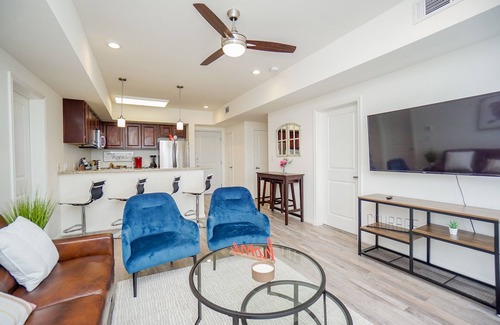 Katy Condominio | 3N| Charming Private Condo Unit| Unique Gated Complex