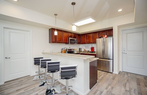Katy Condominio | 3N| Charming Private Condo Unit| Unique Gated Complex