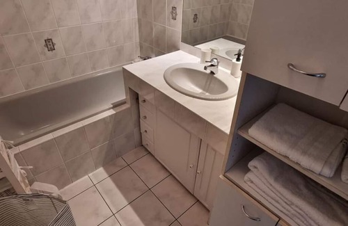 Koenigshoffen Est Apartamento | 3P Calme Avec Parking Proche Centre Ville et Gare TGV