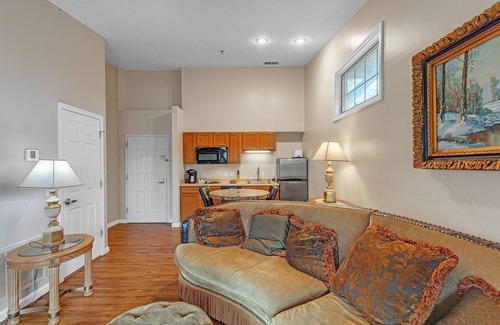 Nashville Condominio | 3rd Floor Front Side Corner Penthouse Suite - 301 by Grand Wood Suites