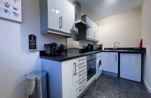 Wolverhampton Apartamento | Lujoso-Ático-Baño Privado-Balcón