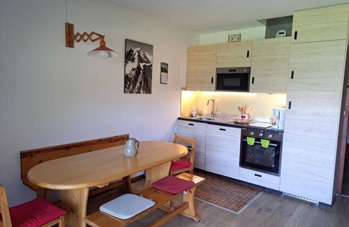 Albiez-le-Vieux Apartamento | 3.o piso, vista abierta, balcón, tv, local para esquís, 40m², Albiez Montrond