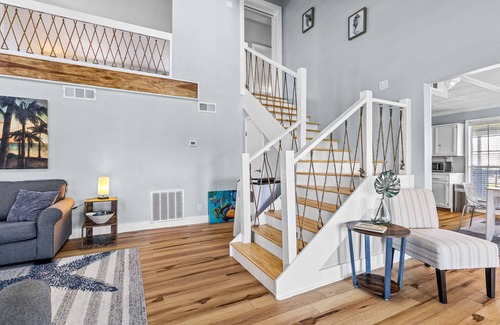 Port Bolivar Casa | 3rd row, great views, sleeps 10, 2 min from beach, bring the fam & dog!