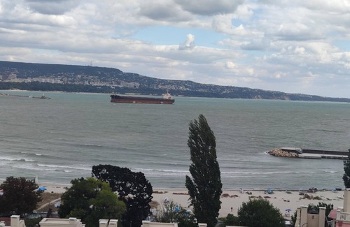 Varna Apartamento | 3room. Apartment in Varna South Bay Residense, pool in the complex, beach 50m.