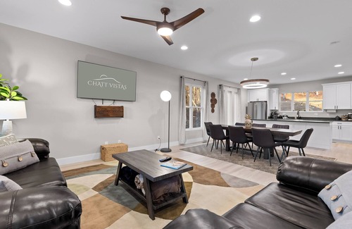 Chickamauga Cabina | 3Stry·Hot Tub·ModernTreehouse·20minTo·Chatt Vistas