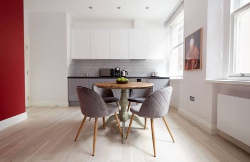 Holborn and Covent Garden Apartamento | 3VH Virginia House Chic & Boutique Bloomsbury Sleeps 4