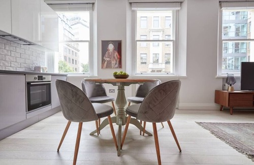 Holborn and Covent Garden Apartamento | 3VH Virginia House Chic & Boutique Bloomsbury Sleeps 4