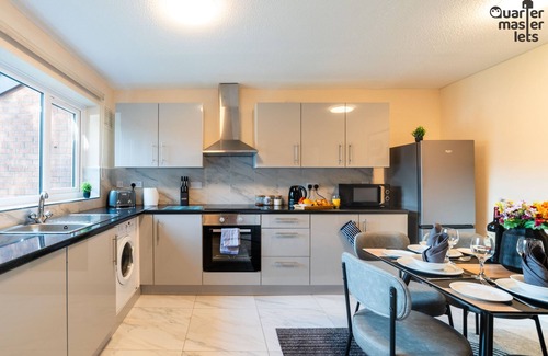 Warwick Casa | 3x Bedroom House (Sleeps 6x)