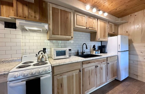 Hunter Cabina | 3x1 BR Ski In/Out Units Fits 12!