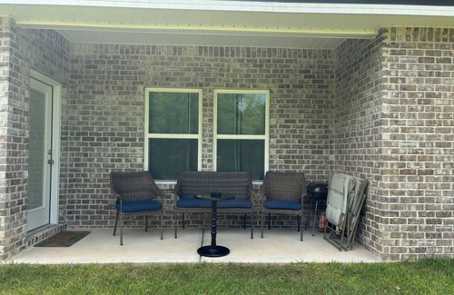 Crestview Casa | 4.0 Mi. to North Crestview 3-bedroom house, close to Base, Airport and Beach.