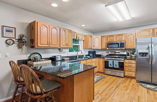 Waynesville Casa | 4,000ft in Elevation with Layered Mtn Views, HOT TUB, Wifi, Firepit, and privacy