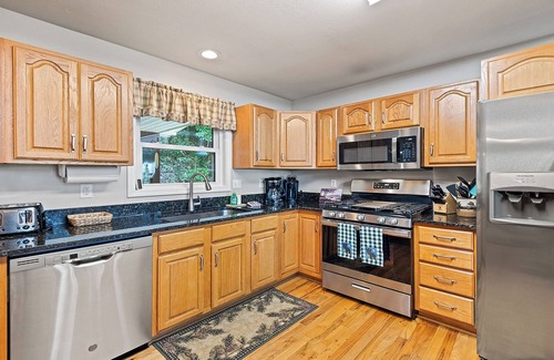 Waynesville Casa | 4,000ft in Elevation with Layered Mtn Views, HOT TUB, Wifi, Firepit, and privacy
