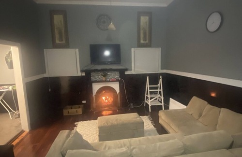 Piccadilly Cabaña | 4/2 bedroom English cottage with open fire place