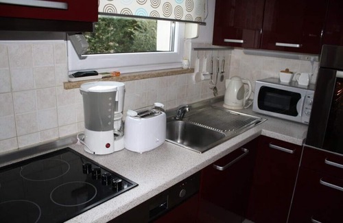 Kukci Apartamento | 4 + 2pers. WIFI GRATUITO, CLIMA, JARDÍN Y PARRILLA, FAMILIA AMIGABLE