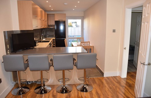 Waltham Forest Casa | Casa de 4/5 dormitorios, 2 baños, jardín, wifi, estación de metro de 10 minutos