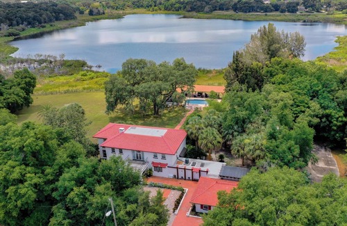 Ocoee Villa | 4,800 sf Estate | Pool, Lake, Weddings and Events