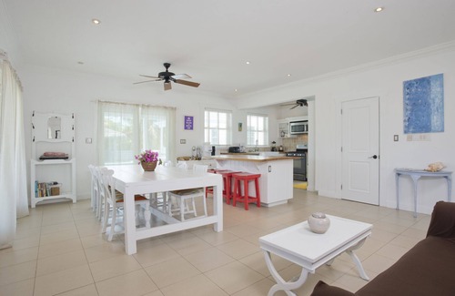 North Palmetto Point Casa | Finca de 4 acres en Banks Rd, casa y casa de huéspedes, piscina, playa tranquila y protegida