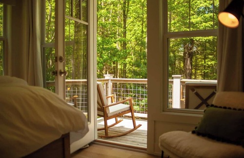 Holland Casa | 4 Acres of Towering Trees