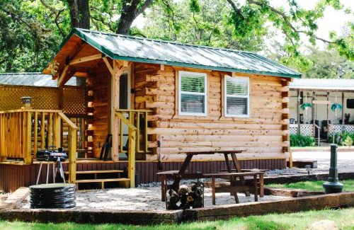 Neal Casa | #4 - Amish Log Camping Cabin Walk to the Water cabin