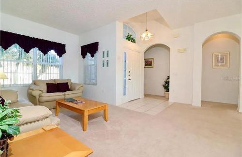 Crescent Lakes Casa | 4 Bathrooms 3 Bathrooms Cresent Lakes 5305 Cv