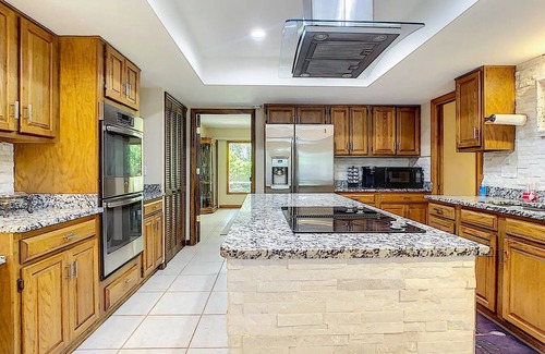 Fruitville Casa | 4 bdr 4800 sq ft Luxurious Home+Huge Heated Pool