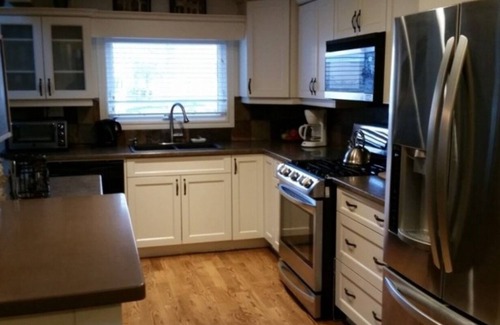 Port Stanley Cabaña | 4+BDR Riverfront Retreat with Private Pool and Yard