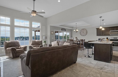 Linn Creek Casa | 4 bdrm/3.5bath at the 31 MM- mouth of Linn Creek (668)