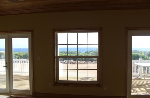 Clarence Town Casa | Casa de 4 recámaras con increíble vista al mar desde la cima de Miley Hill
