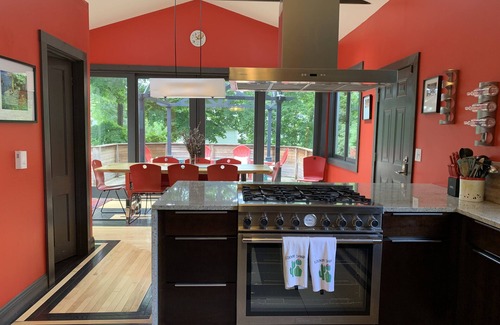 Troy Casa | Gorgeous 4 Bedroom Luxury modernizado victoriano en un gran barrio en Troy
