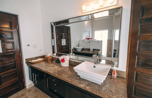 San Pedro Villa | 4 BDRM Private Villa w/ pool