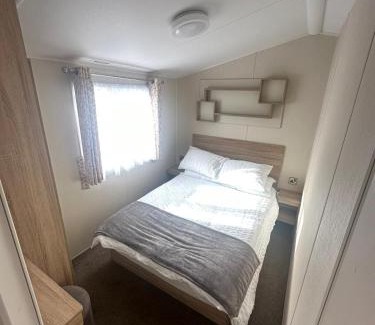 Clacton-on-Sea Casa | 4 Bed 10 Berth Caravan Seawick Holiday Park