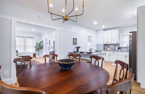 Lakewood Apartamento | 4 Bed 2 Bath Walk to Lakewood Restaurants & Shops