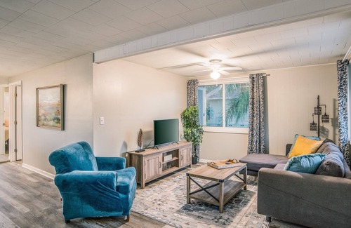 Auburndale Casa | 4 Bed/2 Bath Walk to Lake Ariana