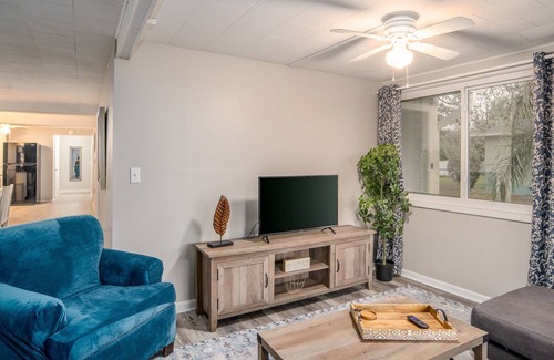 Auburndale Casa | 4 Bed/2 Bath Walk to Lake Ariana