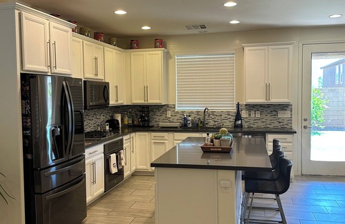 Las Vegas Casa | 4 Bed 3 Bath house in Las Vegas. Close to the strip and Red Rock.