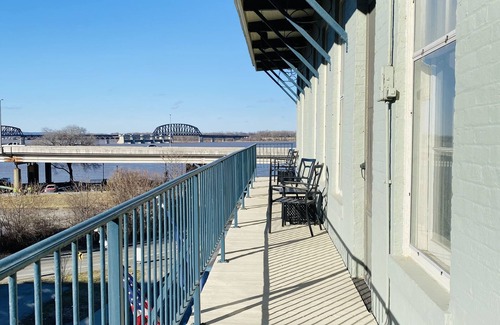West Main Historic District Casa | 3 Bed, 3 Bath Loft in Downtown Louisville! Amazing River Views! Private Deck!