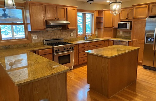 Manchester Center Casa | 4 Bed 3 bath Manchester VT home on large lot quiet cul de sac 2.5 car garage!