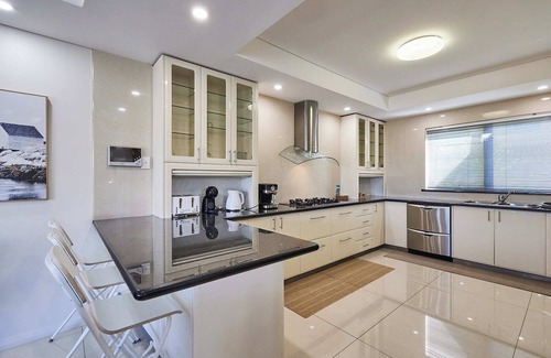 Scarborough Casa | 4 Bed 4 bath in Scarborough