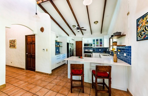 Palm Beach Estates Villa | 4 dormitorios con piscina y patio en la azotea a 50 metros de la playa en Grande