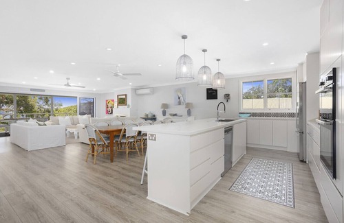 Bundeena Casa | 4 bed beautiful Ocean View Retreat