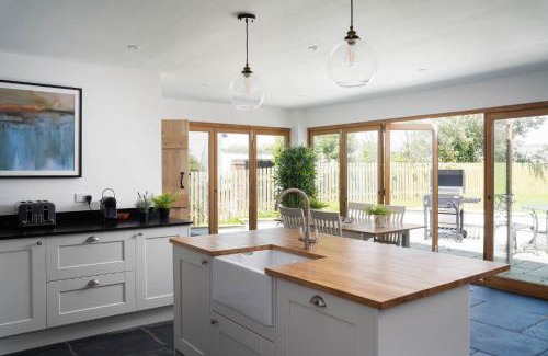 Newtown-in-St-Martin Casa | 4-Bed Cottage in the Lizard - Pet Friendly