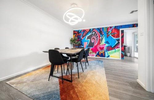Curtin Casa | 4-Bed Family Home with Spacious Backyard and BBQ