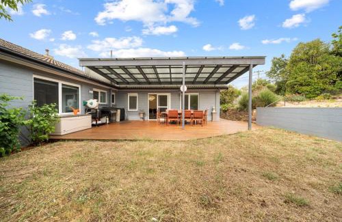 Curtin Casa | 4-Bed Family Home with Spacious Backyard and BBQ