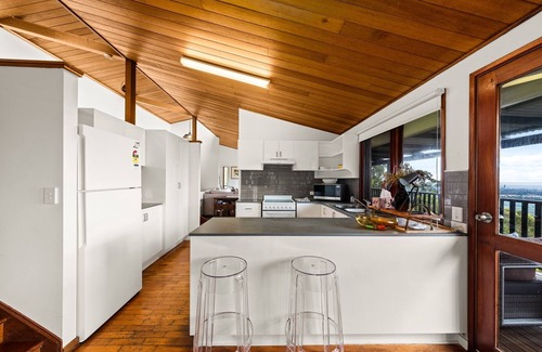 Mudgeeraba Casa | 4-Bed Hinterland Retreat with Gorgeous Views