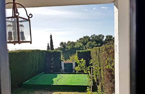 Urbanización Puerto de Estepona Casa | Casa de vacaciones de 4 camas en Estepona con impresionantes vistas y a 5 minutos de la playa